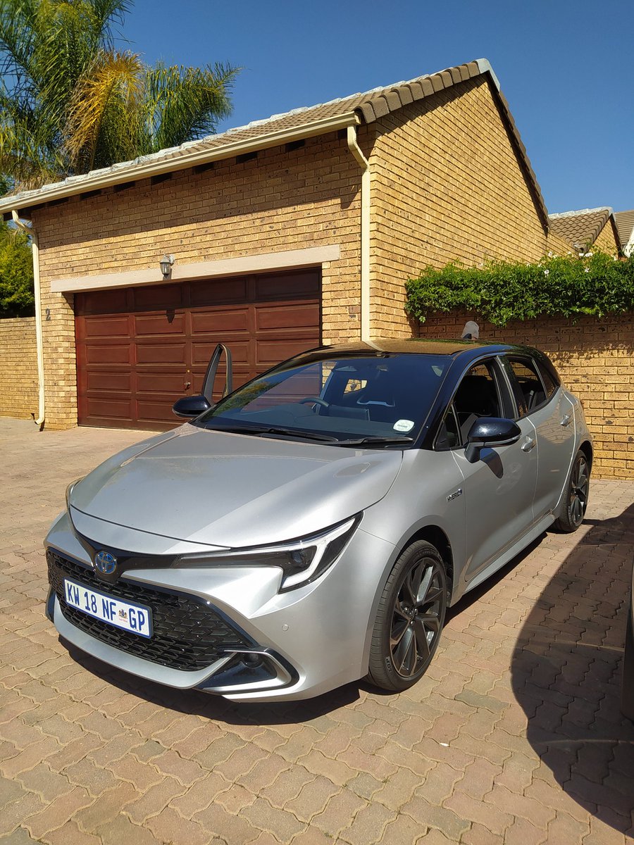 𝑶𝒕𝒔𝒊𝒍𝒆 𝑲 on Twitter: "The Toyota Corolla Xr Hybrid hatchback is one of ...