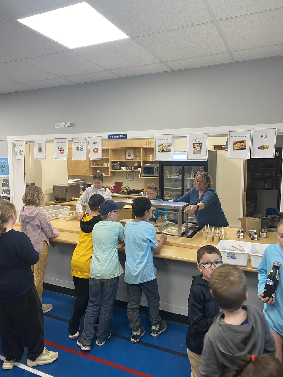 sacseagles's tweet photo. SACS foods program and kids fridge fully stocked each day #breakfastprogram #healthystart https://t.co/xk1K3xb6z9