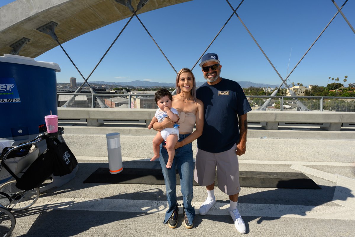 6thStViaduct's tweet photo. This weekend, honor the incredible women in your life! Celebrate Mother's Day weekend with a scenic walk or bike ride along the Sixth Street Viaduct. Happy Mother’s Day!

Courtesy of Gary Leonard

#WeAreLABOE #SixthStreetViaduct https://t.co/K3J1sdON3F