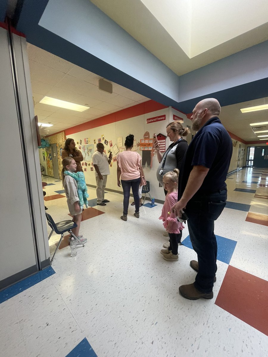 Laura L'Huillier Frazier tweet media