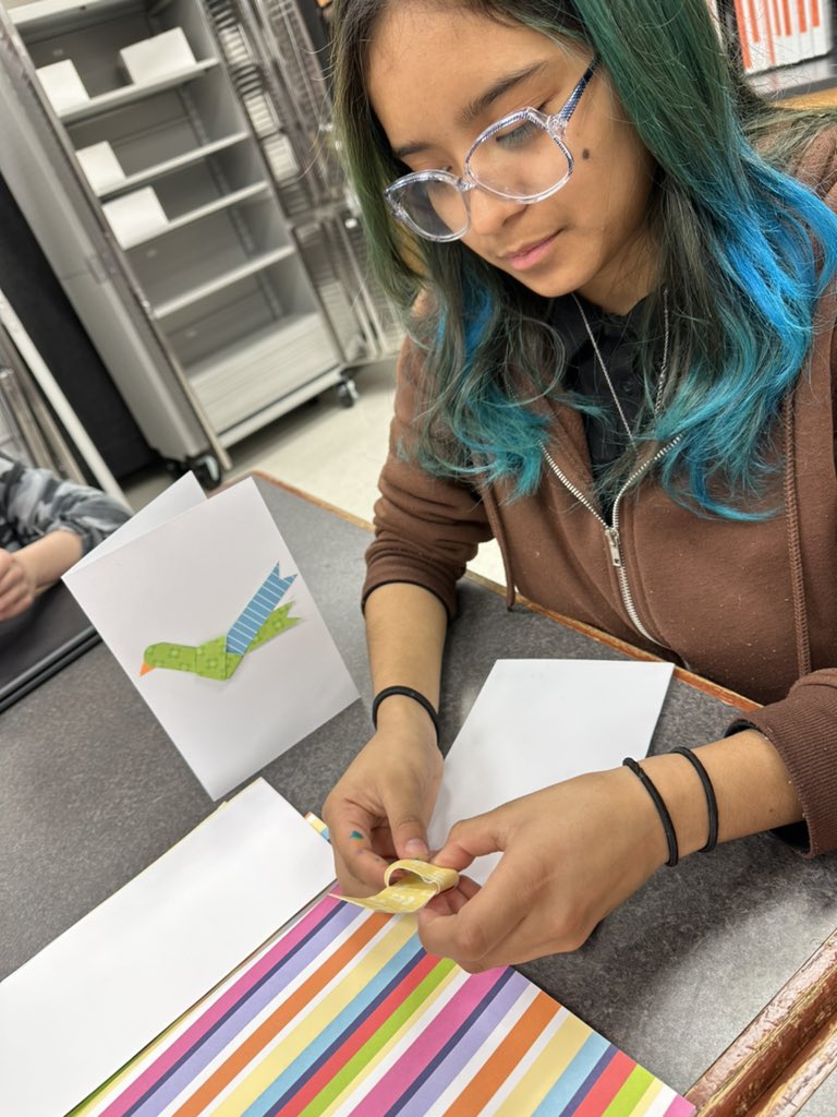 JMHSbears's tweet photo. Making cards for hospitalized kids Kindness - Students Against Bullying - Stand Up and Speak Out! @YouthService #GYSD23 #GobalYouthServiceDay #StopBullying @StopBullyingGov @HersheyCompany #HeartwarmingProject @OKCPS @OKFCCLA @okcareertech https://t.co/YhHozaiRcx