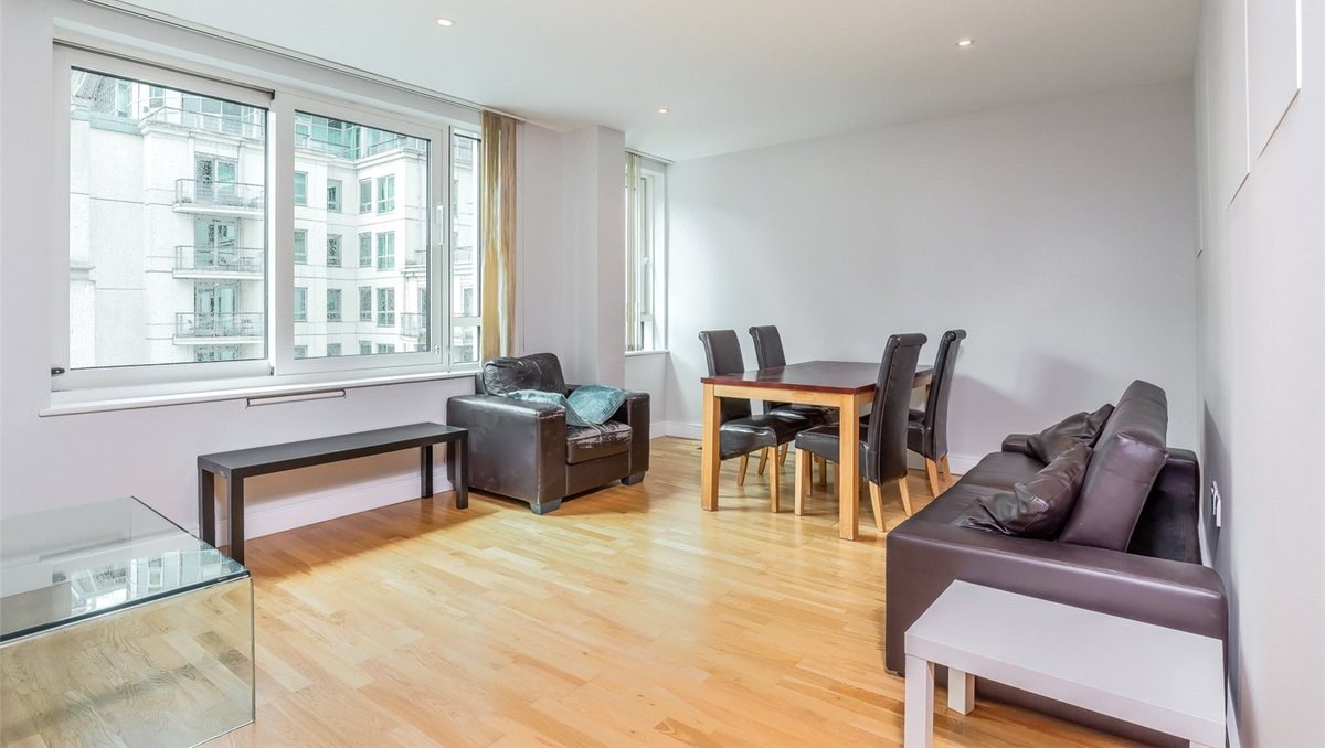 AVAILABLE NOW - St George Wharf SW8 £550 pw | 2 Dble Bedrooms | Sep Fitted Kitchen with Integrated Appliances | Light and Spacious Living Room | Furnished or Unfurnished | 24 Hour Concierge | Riverside | Parking To Rent | Adjacent Vauxhall Tube 

mylondonhome.com/property-to-re…