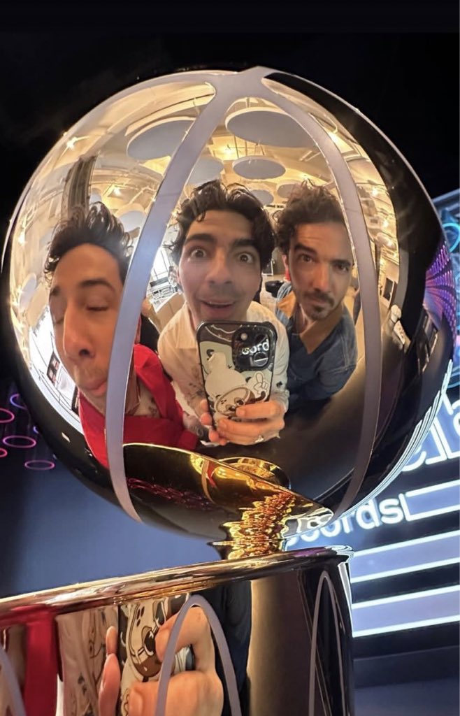 lvattjonas's tweet photo. yes these are the men that I would die for, your honor. https://t.co/Nu7FqAiA2U