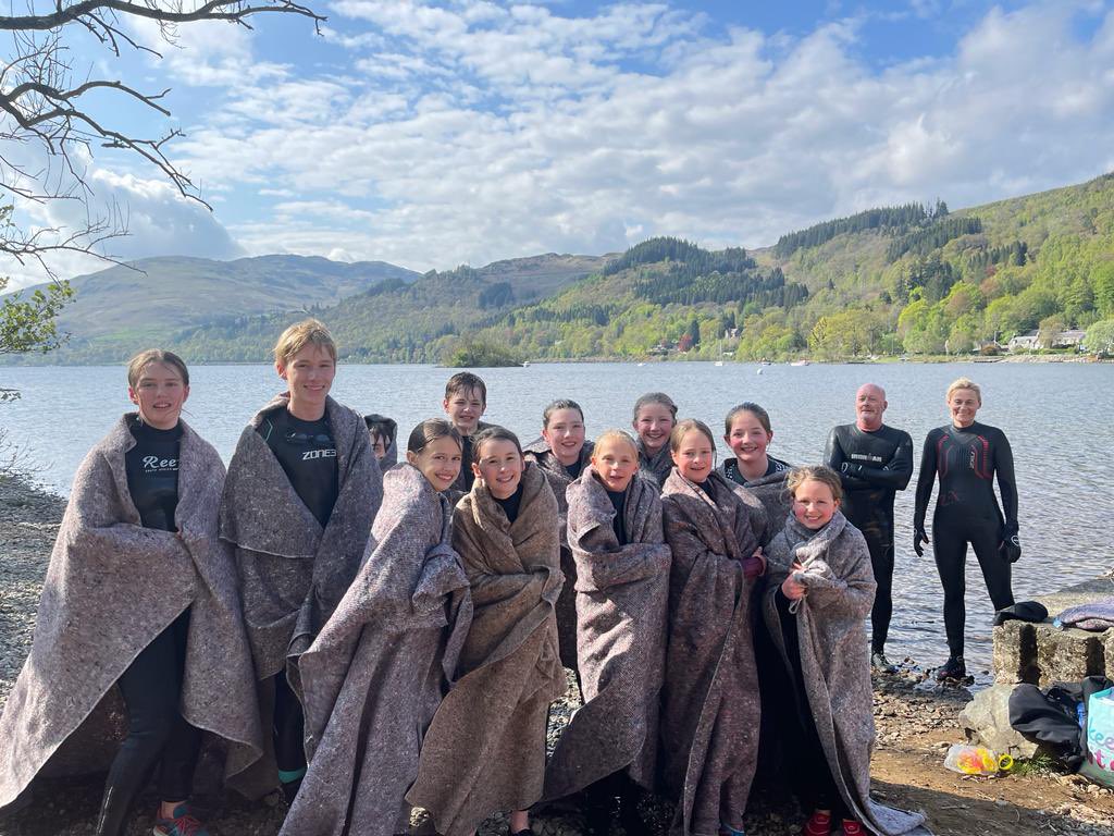 ArdvreckSchool's tweet photo. On this beautiful day in May,
The Ard loch swimmers went to play,
It was a bit cold,
But they were so bold,
It beat being in prep by some way!
🤣 🏊♀️
#wildswimming #lochswimming #freeswim #openwaterswimming #amazingchildren https://t.co/ZADciRkh0S