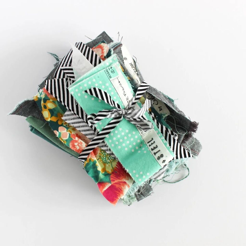 _sfDesigns's tweet photo. This is where most of my improv journeys start - a bundle of fabric remnants leftover from a previous project 😀🙌

The project in this case happened to be the Jade Ombré quilted coat (swipe for a pic of that) I made my BFF. Those trimmings have been tem… https://t.co/sxIsGh9sJn https://t.co/SoLjv5Xt3Q