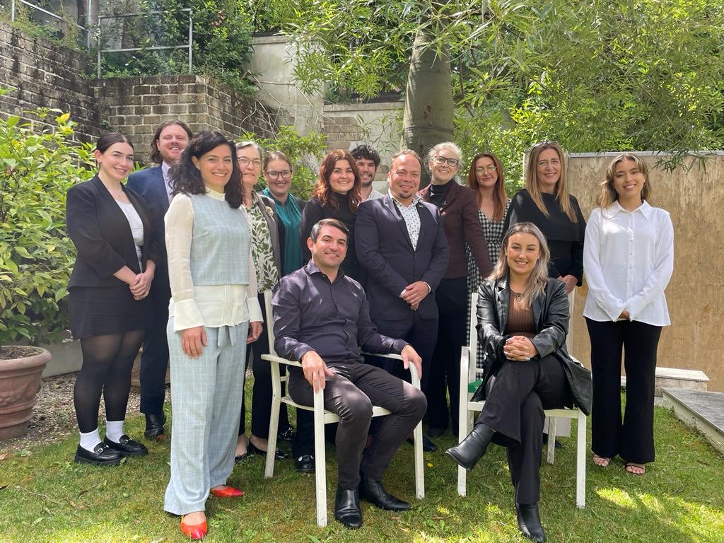 AusAmbItaly's tweet photo. Talked today on one of my favourite topics - cross cultural communications - with Indigenous #MonashUni alumni who’ve been studying at the beautiful Prato campus in 🇮🇹. Gave them ANZAC bikkies too. Safe travels home! #Monashgradmob23 https://t.co/B4yo79opIN
