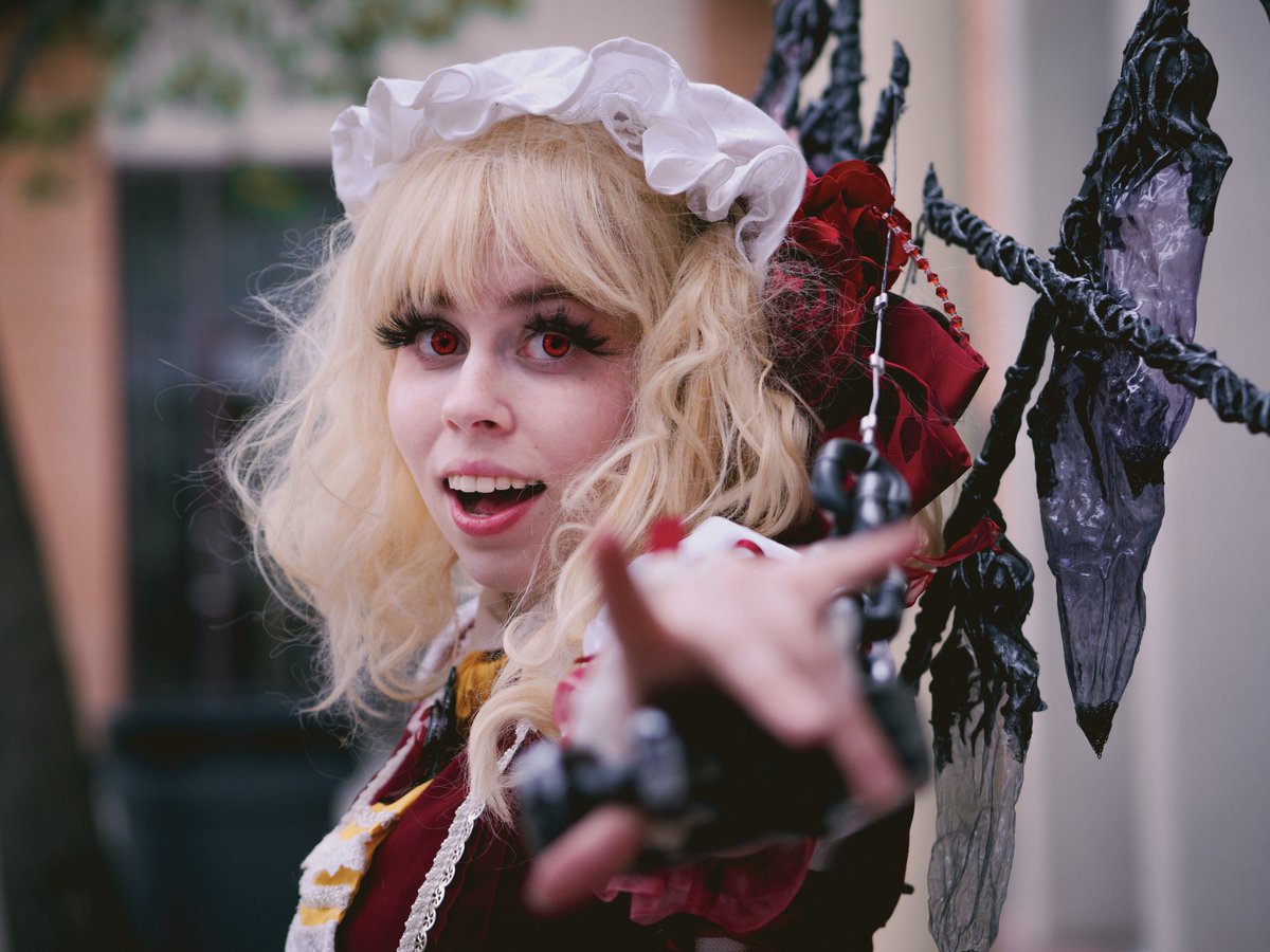 Uh oh, she's spotted you. @medukitty as #flandrescarlet. @TouhouFest #touhou #touhouproject #東方Project #touhoucosplay #touhoufest #cosplayphotography