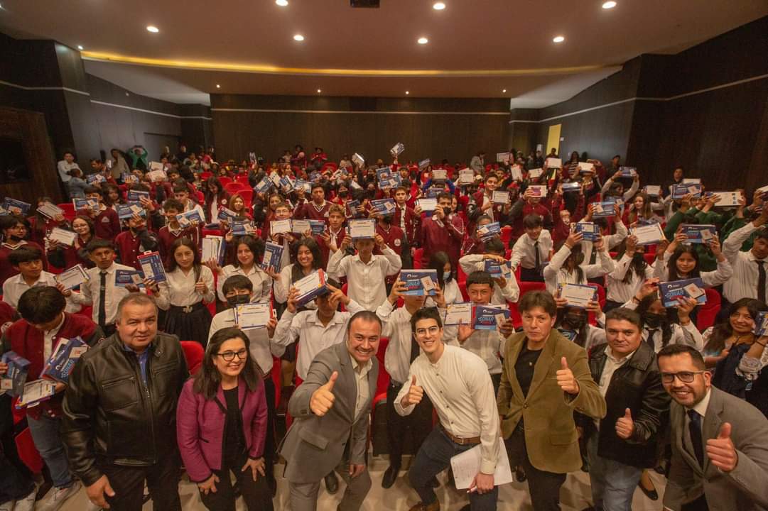 Napo Cadena tweet media