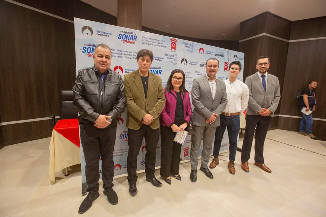 Napo Cadena tweet media