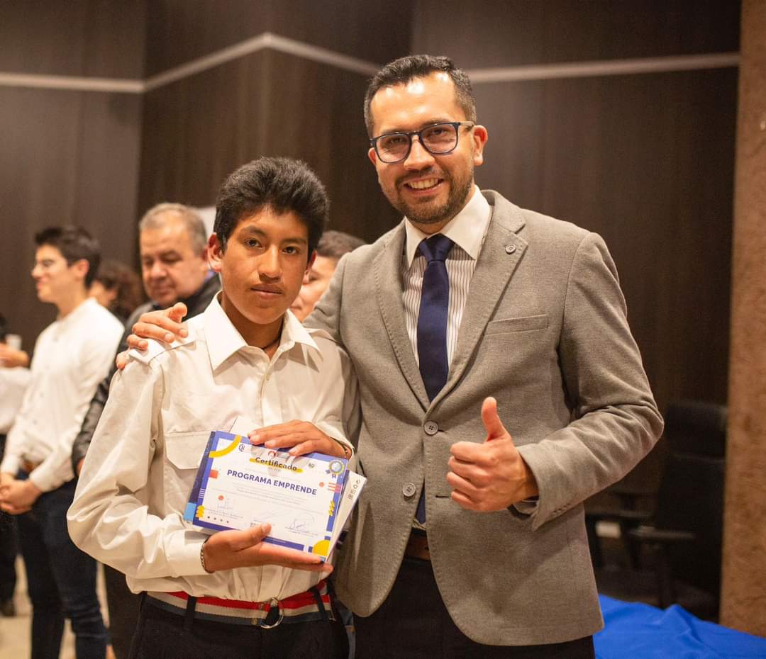 Napo Cadena tweet media