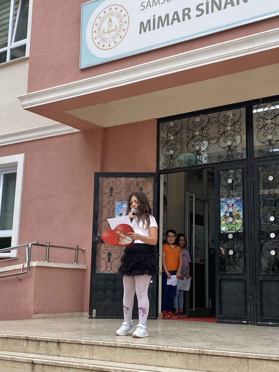 AtakumMimar's tweet photo. 3/F sınıfı öğrencilerimizin, öğretmenleri Semra EMECEN ile hazırlamış oldukları Anneler Günü Programından…

Baş tacı tüm annelerimizin Anneler Günü kutlu olsun.💐❤️

@samsunmem 
@MemAtakum https://t.co/asnGDwx9iG
