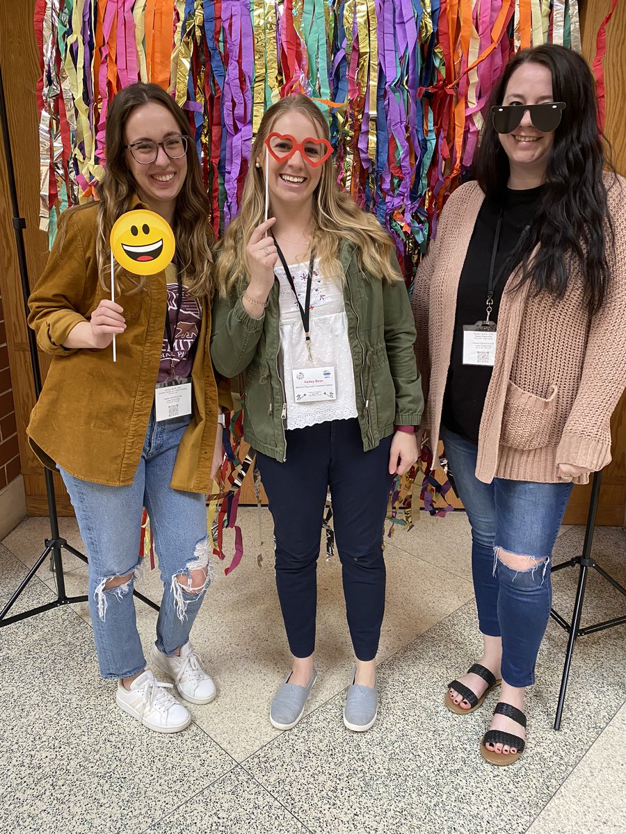 classictuhacek's tweet photo. Western Psychiatric teacher team enjoying our Step Up to Steam professional development day!

@lilianatotten24
@mattsmakerspace @NewCastleAreaSD @RemakeDays

#RemakeDays
#StepUpToSTEAM
#RemakeDaysSWPA
#NCsteam https://t.co/tMTvSgFRSo
