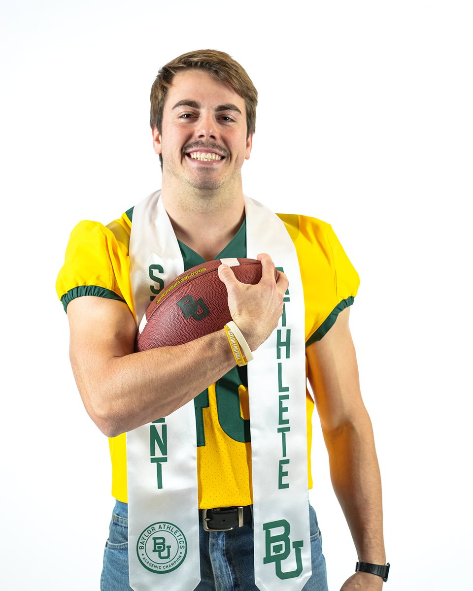 BUFootball's tweet image. Collin Losack  

Colleyville, TX
Biochemistry

𝘽𝙖𝙮𝙡𝙤𝙧 𝙂𝙧𝙖𝙙𝙪𝙖𝙩𝙚 👨‍🎓

#SicEm | #PersonOverPlayer