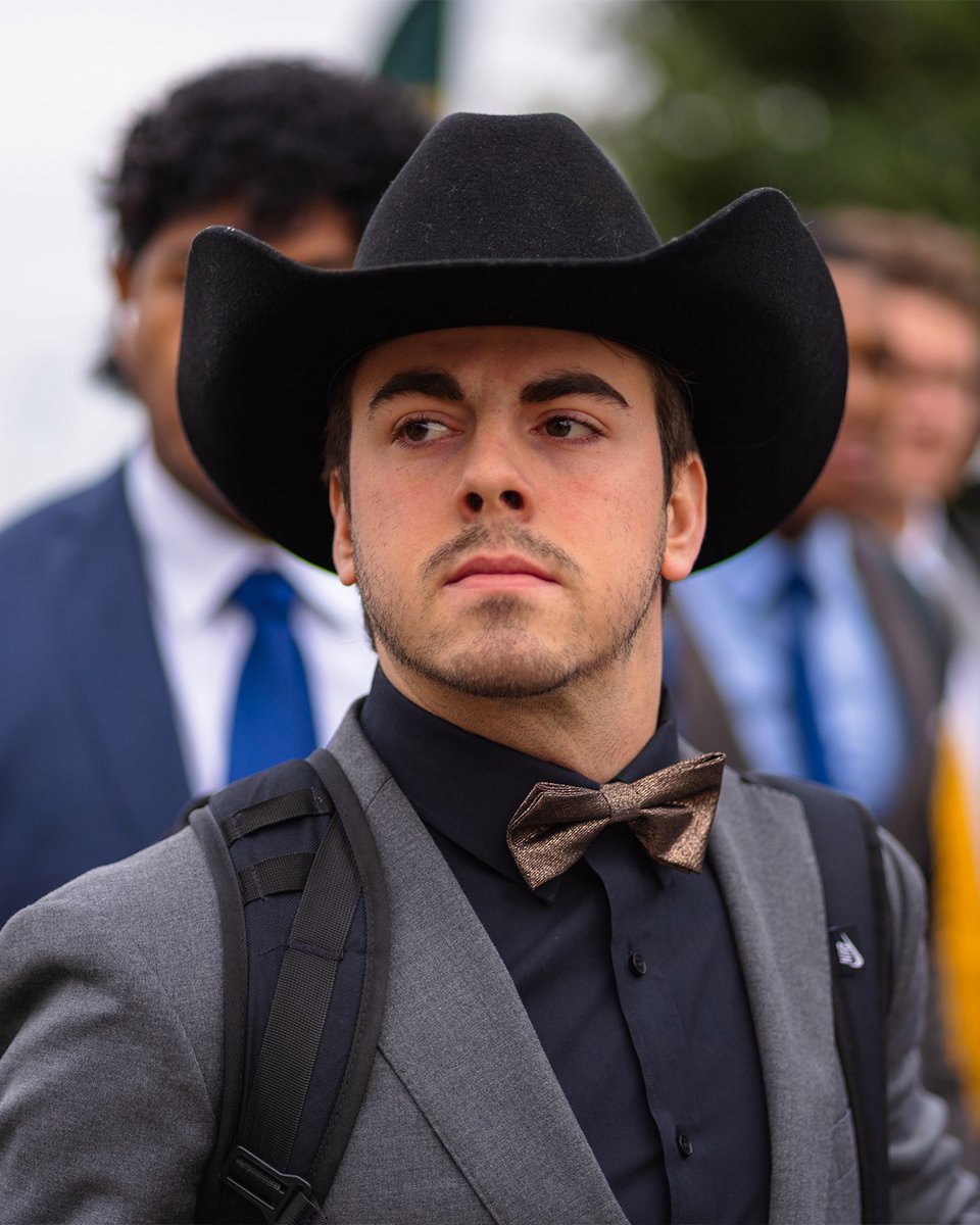 BUFootball's tweet image. Collin Losack  

Colleyville, TX
Biochemistry

𝘽𝙖𝙮𝙡𝙤𝙧 𝙂𝙧𝙖𝙙𝙪𝙖𝙩𝙚 👨‍🎓

#SicEm | #PersonOverPlayer