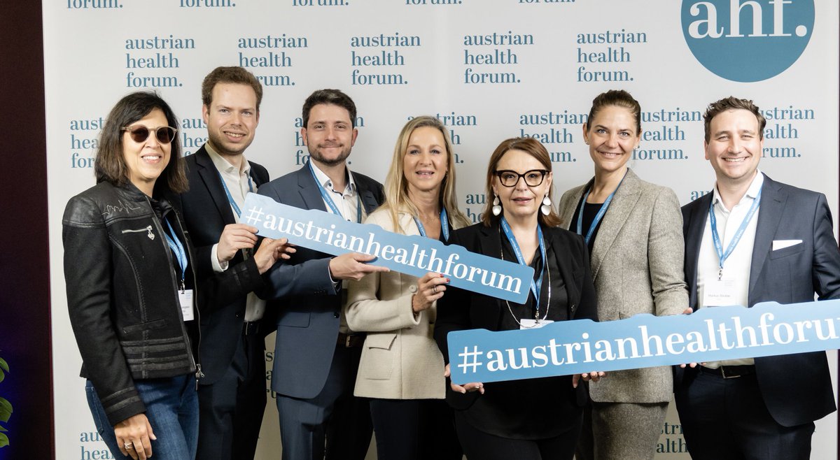 OEVIH_AT's tweet photo. ÖVIH Vertreter*Innen treffen sich zum Netzwerkaustausch beim #AustrianHealthForum
Gute Möglichkeit auch das Thema #Impfungen anzusprechen.
#ImpfenNuetztImpfenSchuetzt und #LifeCourseImmunization die wichtige Themen! https://t.co/INEB93S6Nw