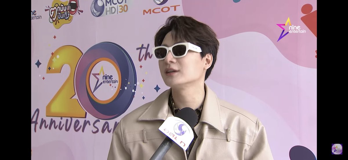 peraya_official's tweet photo. “คริส” ลั่น! โสดสนิท เล็งหาคู่ชีวิต เผยเสปกสาวในฝัน 

Cr : YT NineEntertain Official 

https://t.co/C5ThDJuQPj

#KristPerawat https://t.co/Nq6CgBHQ7l