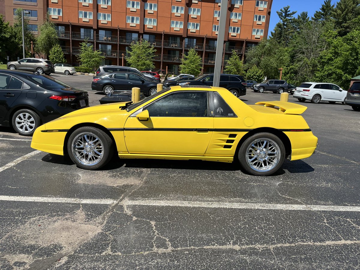 FanaticsFiero's tweet photo. 21 Days till the #Wisconsin Dells Run! We are Excited, are you #FieroFanatics ? https://t.co/ce30Gu0Kcn