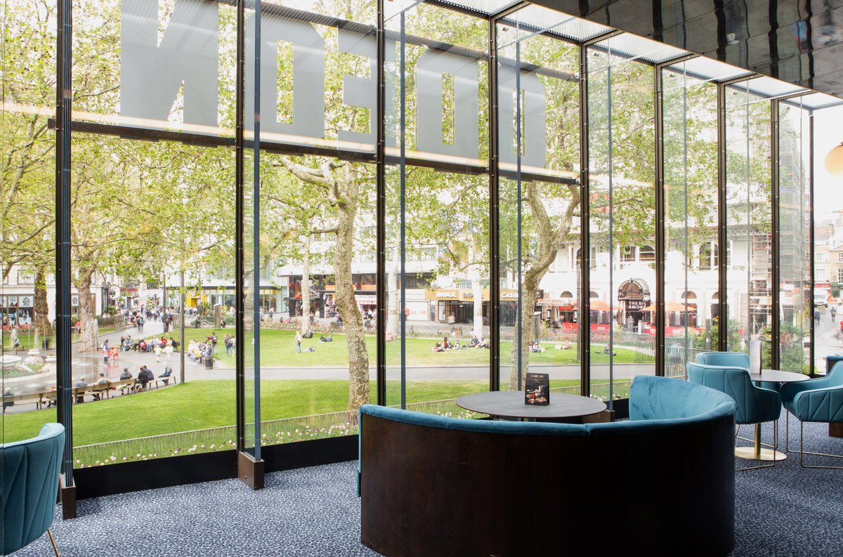cantifix's tweet image. If you live in - or have recently visited- #London, chances are you may have happened upon a Cantifix project without realising it. We&apos;ve been creating elegant, innovative #structuralglass for 30+ years now, so it stands to reason that we have made a few marks across the capital.