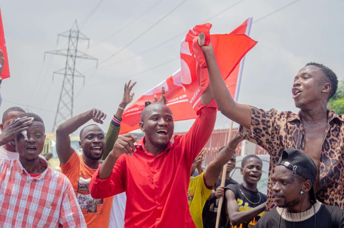 PatrickPukuta's tweet image. Malgré le report de la grande marche de l'Opposition Congolaise au samedi 20 mai 2023, nous de la Ligue Nationale des Jeunes/L.G.D., continuerons toujours la mobilisation, les descentes sur terrains, chers Jeunes restons toujours aux aguets !