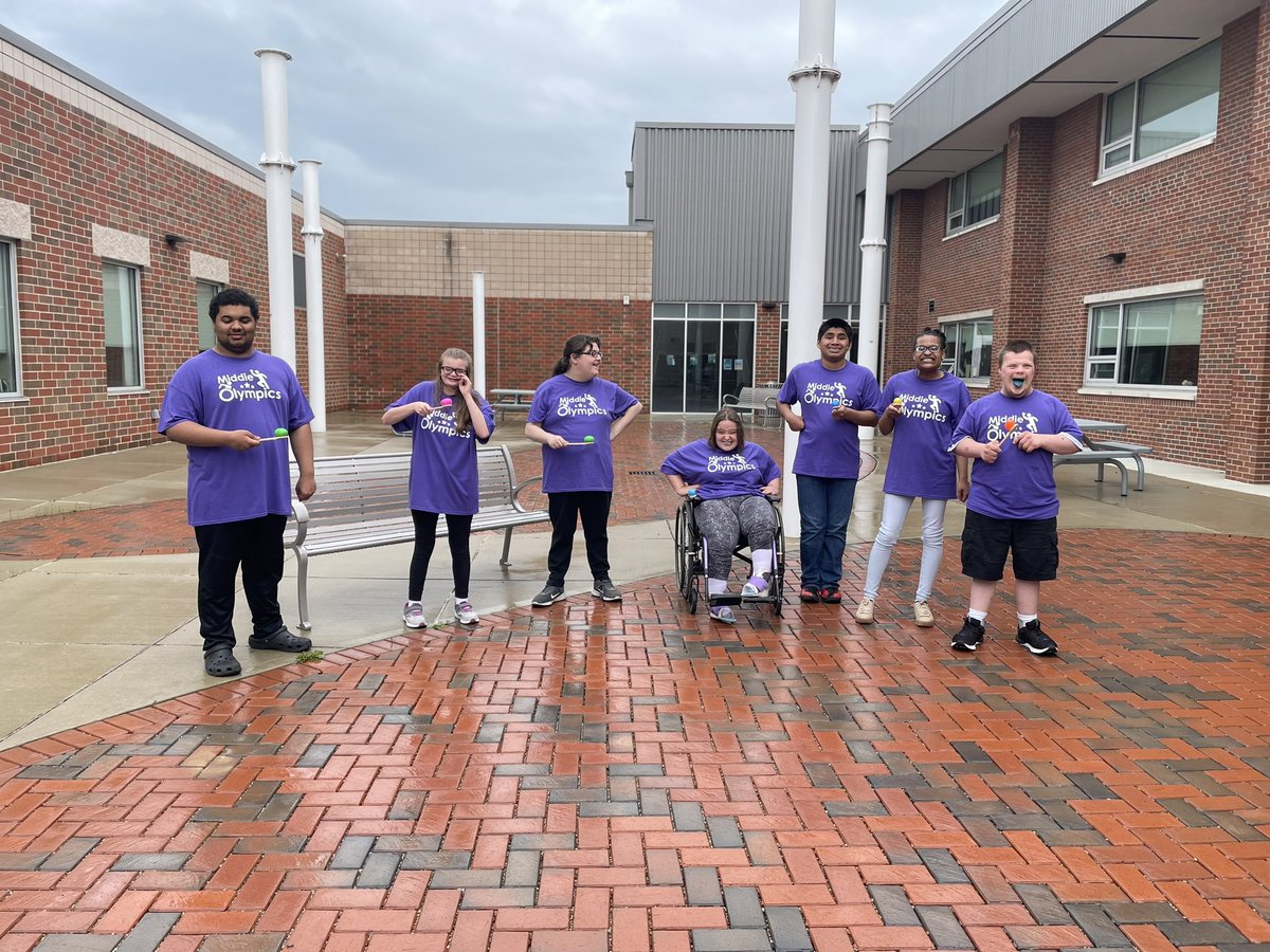 MissDavidson_'s tweet photo. Next up…. Races and the egg walk!!! #middieolympics #MOontheMOVE @MiddletownOH https://t.co/7cI6NfW7Zl