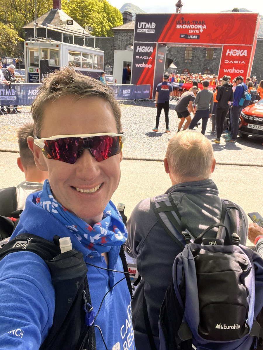 gowertan's tweet photo. My bib is 792. Always grateful for the support &amp; encouragement - if you’d like to sponsor me to help @CR_UK @CRUK_Policy bring about better outcomes for everyone touched by cancer: 
👉 https://t.co/fQBCivl6FR 💜 #TeamCRUK #runningallovercancer #UTMBWorldSeries #SnowdoniabyUTMB https://t.co/FquW9EaZrK