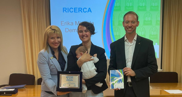🥳🥳Another important results for <a href="/HycareP/">HyCARE Project</a> : <a href="/ErikaDematteis/">Erika Michela Dematteis</a> wins the
#JCITOYP Italy 2023 Award in the Research field!
<a href="/dipchim/">Dipartimento di Chimica - Università di Torino</a> <a href="/unito/">Università di Torino</a> 
hycare-project.eu/2023/05/12/the…