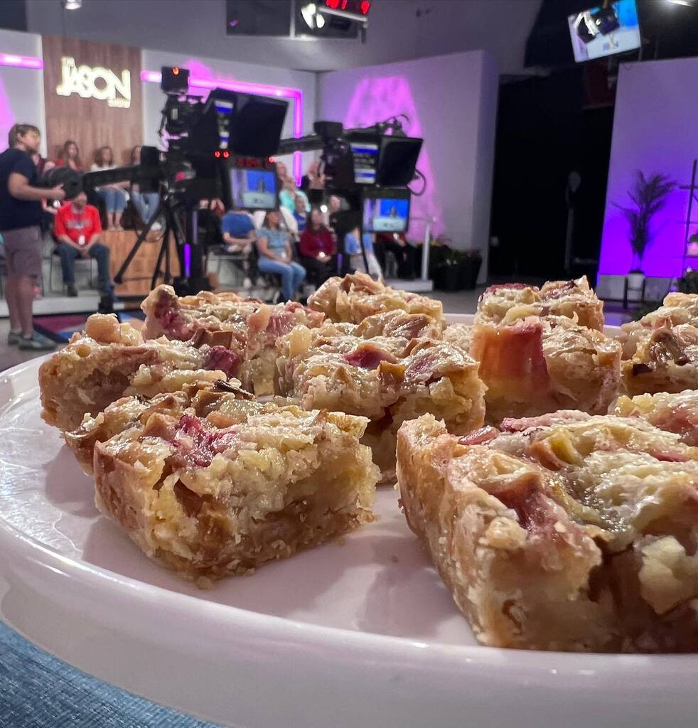 StephaniesDish's tweet photo. Rhubarb bars on @jasonshowtv today!
.
.
.
#stephaniesdish #recipe #truenorthcabincookbook #rhubarb #rhubarbrecipes https://t.co/K46fP7OZRg https://t.co/qM8ggRAVUW