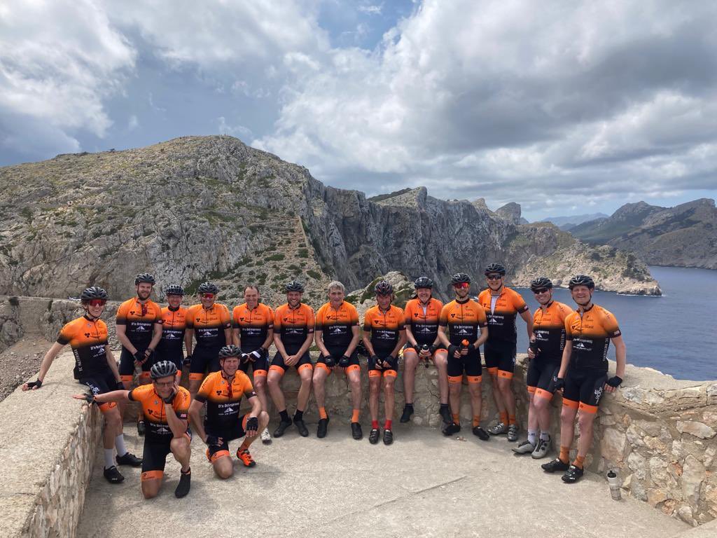 TCNetersel's tweet photo. Groep van Tc Netersel heerlijk aan het fietsen voor een paar dagen. #mallorca https://t.co/CWIF3vZx3P