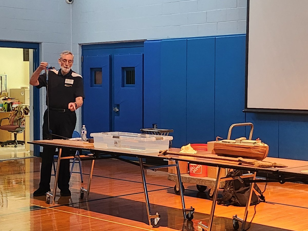 SpringCityRAMS's tweet image. Mr. Willauer from the Spring-Ford Historical Society taught SCE students about the Spring City Canal. Students enjoyed science experiments and artifacts! They are so curious and asked great questions! #smallschoolbigheart @SpringFordASD