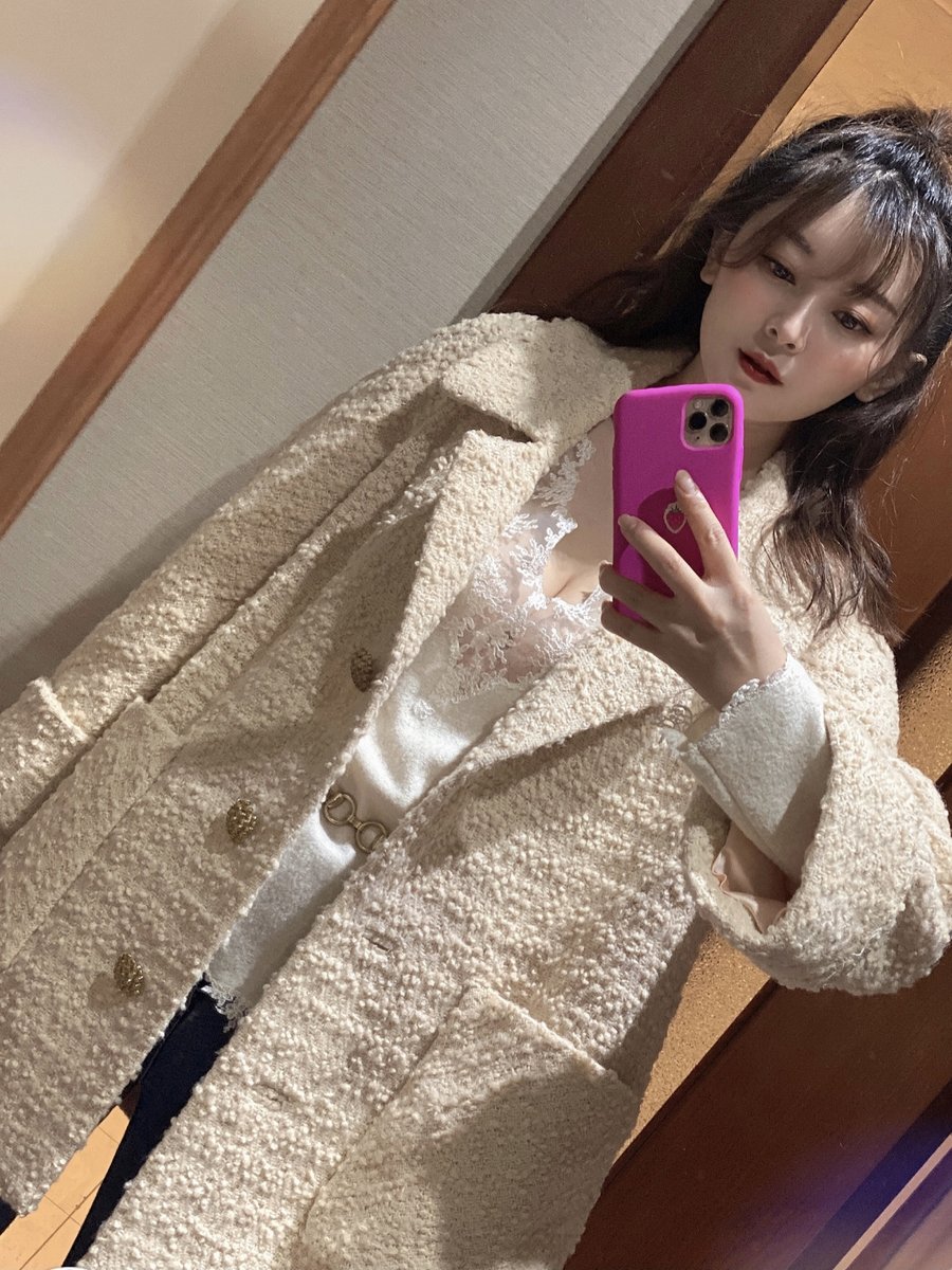 DaysiStanf46207's tweet photo. 生活中太多条条框框，限制了内心最真的欲望，就像��表冷艳冰山的女人，深夜里也会想要释放自己最原始的欲望.... https://t.co/uFd9KPseTR