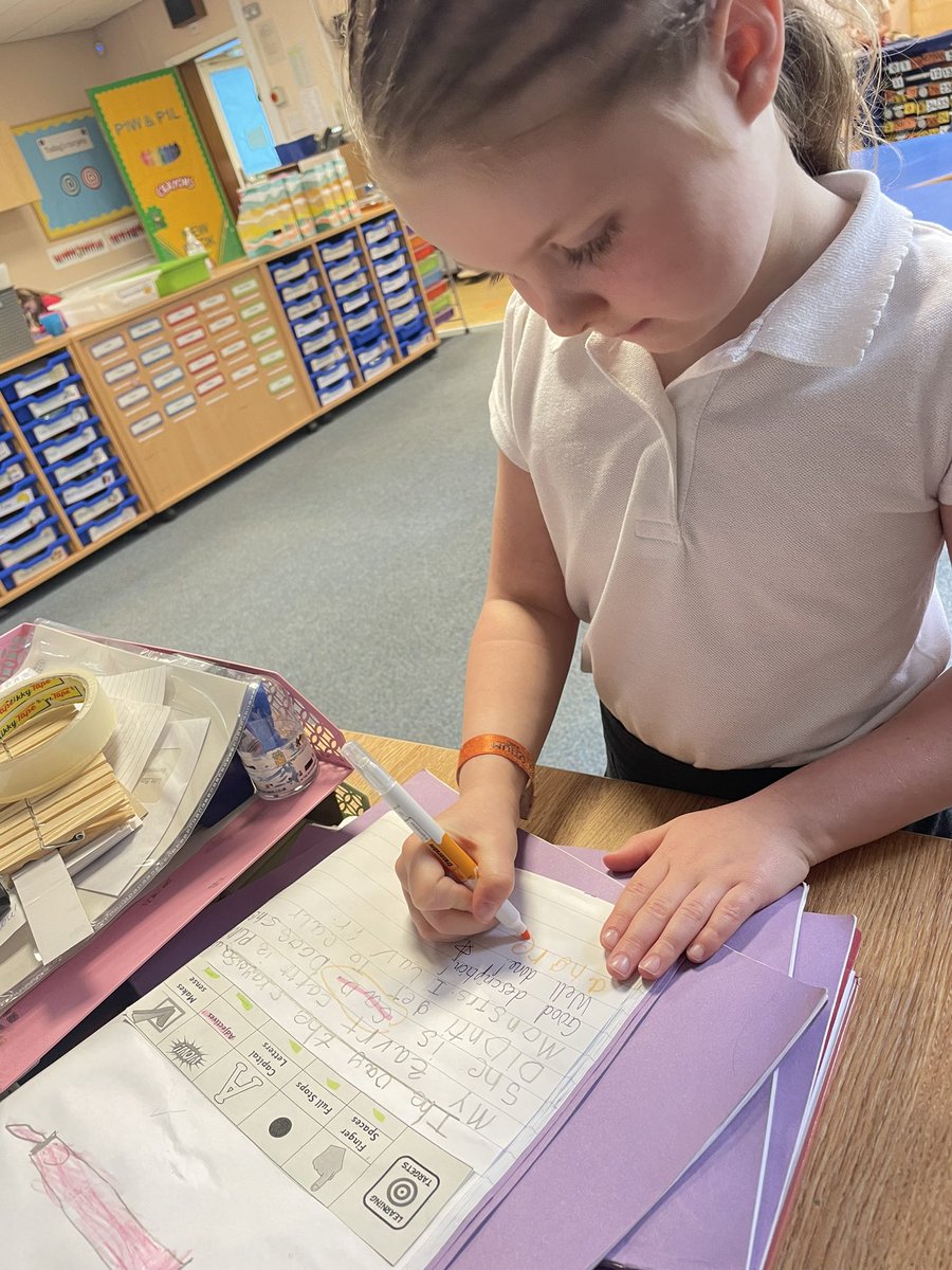 BPSPrimary1L's tweet photo. Here we are enjoying the editing process. #authorsatwork #BPSWritingWeek ✍️ https://t.co/Ny1Tyossav