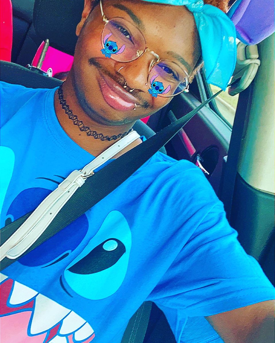 _Lullaby256's tweet photo. I’m such a stitch💙🌺❕ https://t.co/cXVgEM9sYS