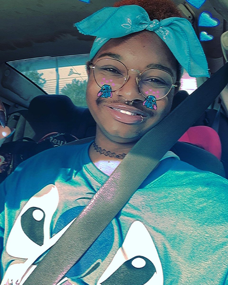 _Lullaby256's tweet photo. I’m such a stitch💙🌺❕ https://t.co/cXVgEM9sYS
