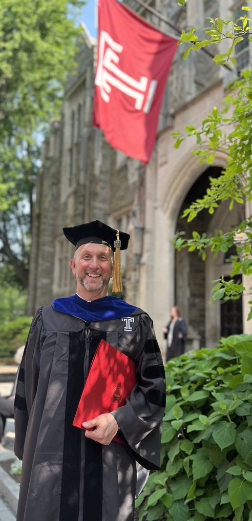 Proud to announce #PhDone!  I could not have done it without the critique, support, and encouragement from my dissertation committee: Drs. Jan Fernback (Advisor), @brcreech, @laripley, & @murakamiwood. I'm forever grateful to you all. #TUGrad23 #Templemade Perseverantia Vincit