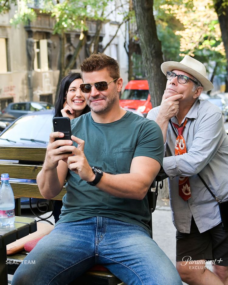 pinksparis's tweet photo. π« #fbf #SEALteam #jesspare #davidboreanaz #jandyfriday https://t.co/yWGkptPDVg