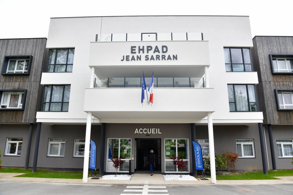 CDEssonne's tweet photo. 🎂Le Sega souffle ses 1️⃣0️⃣ bougies !  

👴Le Service essonnien du grand âge gère 7 Ehpad.

📍Il a été créé par le Département pour offrir aux Essonniens des maisons de retraite publiques de qualité et accessibles financièrement.

▶️ https://t.co/3HXCPJA8Ij https://t.co/Txe20MLgcq