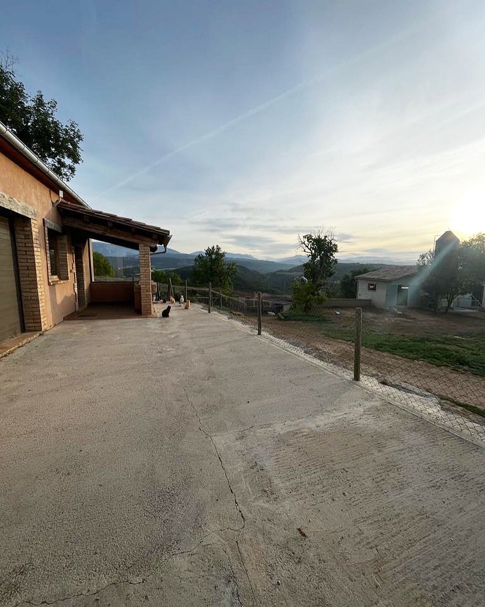 MobilSlaughter's tweet image. End of the week, end of "mechanical" installation in the #slaughterhouse, machines, water and air, it's finished... next week it's electrical installation 🐓🐓😉😉👨🏻‍🌾👩🏼‍🌾 #abattoir #rural #fabretall #fabretallgroup #poultry #chicken #proximity #livestock #primarysector #farmer