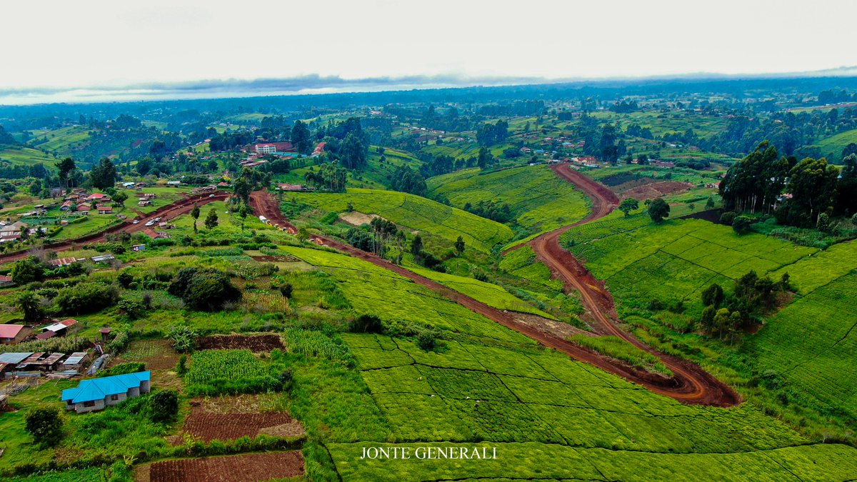 Jmfmedia_kenya's tweet photo. The 540 kilometers Mau Mau Road project, covering four Mt Kenya counties, has proved to be a boon for the region, with property along the route appreciating in value
#jontegenerali #africa #everydayafrica #cental #Jmfmedia #kenya #green #joymadefamiliarmedia #Maumau #maumauroad https://t.co/5Wu6opcglI