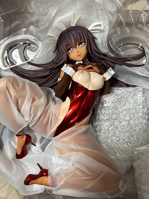 またエッチなフィギュア買っちゃった… 