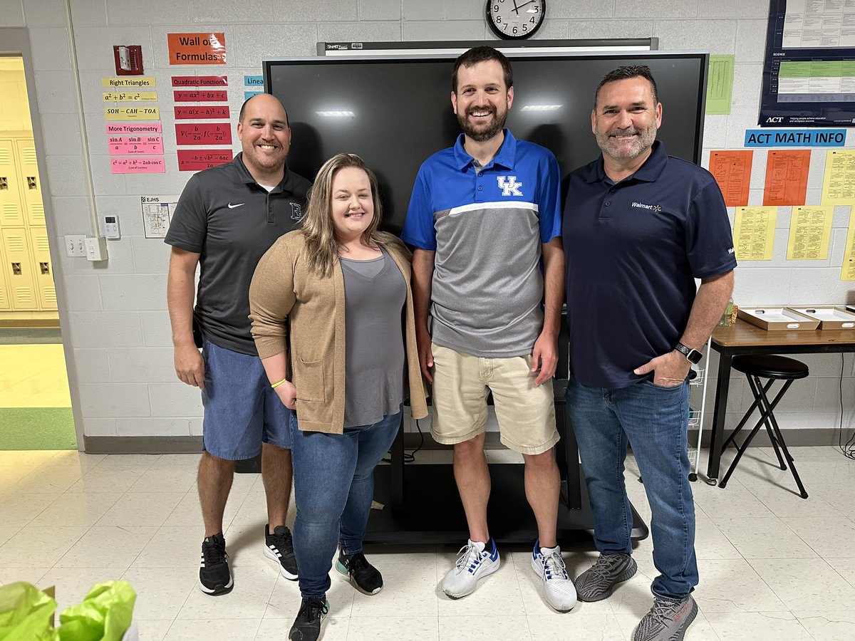 EastJessamineHi's tweet photo. Congratulations to Phil Prokes for being recognized by Walmart for Teacher Appreciation Week! Thank you for sharing some snacks and goodies with our staff and for recognizing excellence when you see it! 😎💙 https://t.co/od3kHphk1h