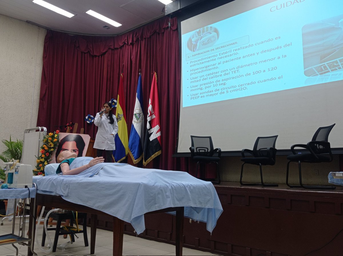 FranciscaC2021's tweet photo. Taller de venoclisis, y cuidados del paciente en cuidados críticos 🛀🛌🛀en conmemoración del día de enfermería.  #LeonRevolucion #UVDenisSilva #MayoVivaSandino https://t.co/u9tGYZtlUe