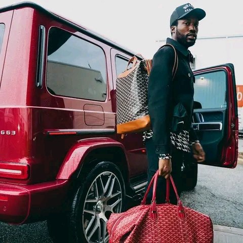 Happy birthday to meek Mill 