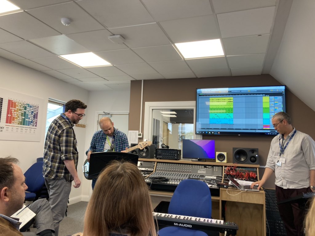 He looks #Included #Involved and of course #Inspired! <a href="/jpmanwaring/">James Manwaring</a> at <a href="/MusicTeachers_/">Music Teachers Association</a> Conference <a href="/LboroSchMusic/">Loughborough Schools Music</a> rocking the bass in some Bob Marley…