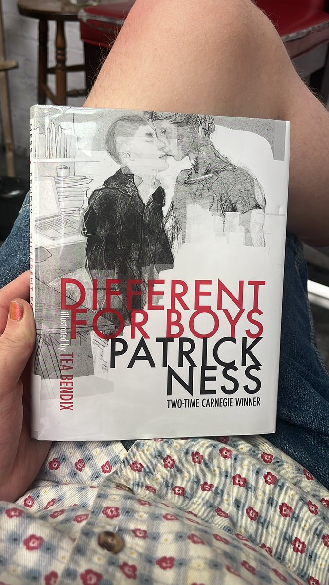 Poopoopeepeeli's tweet image. Top tier book for my homos &amp;lt;3