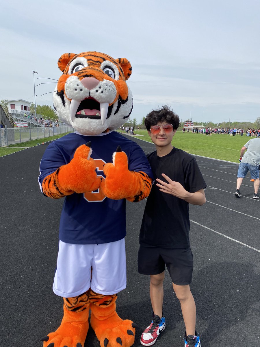 gecdsbpro's tweet photo. This morning's GECDSB Secondary Special Olympics gave students the opportunity to develop physical fitness, demonstrate courage and confidence, and experience joy. Congratulations to all of the participants! 🥇🥈🥉 https://t.co/KVjCsc84sj