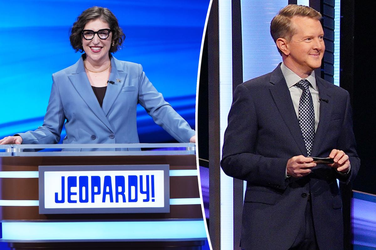 PageSix's tweet photo. Why Mayim Bialik walked off ‘Jeopardy!’ set, leaving Ken Jennings as sole host https://t.co/Z5WHna8XoW https://t.co/782j4C8dcc