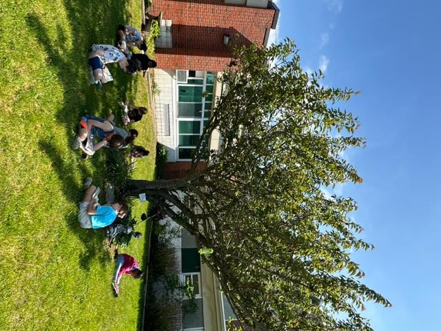 SlocumCSD's tweet photo. Students take workshop time outside. #MyConnetquot #ConnetquotLEADS https://t.co/A0yEm8WYAP