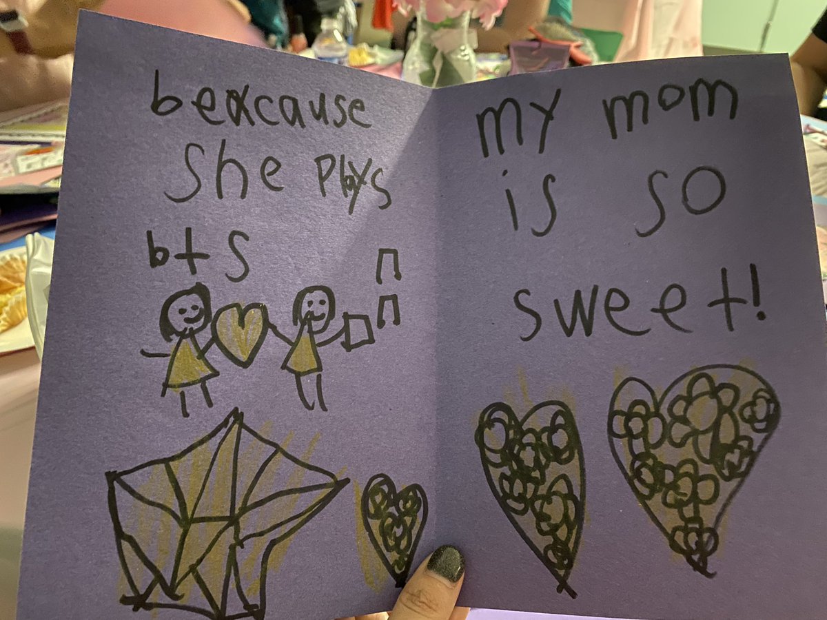 Today was <a href="/okekoalas/">Kilpatrick Elementary</a> kindergarten special - Mommy Makeover Day. C helped me look especially beautiful #momsAsPrincipals