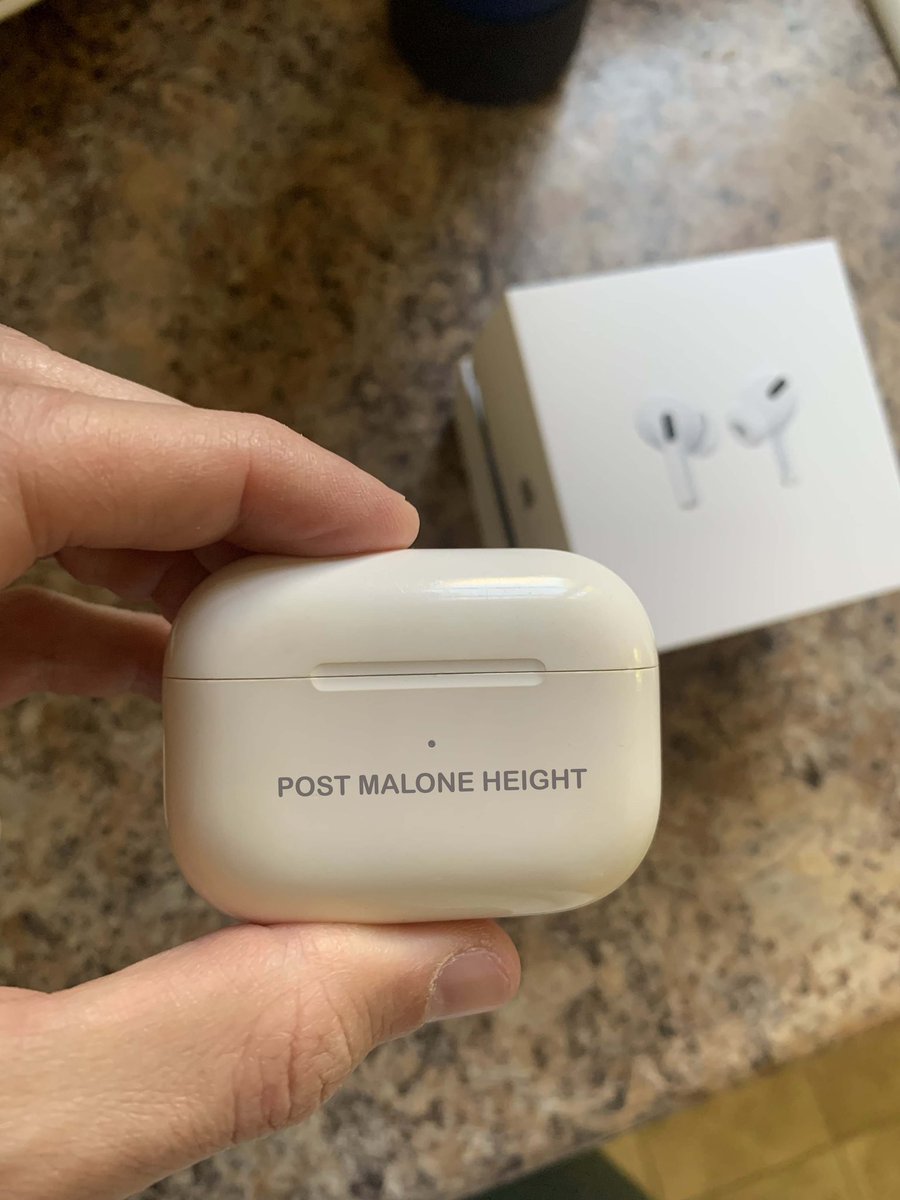 atdanwhite's tweet photo. Damn. Had too many windows open when I ordered my AirPods and lost track of which text field I was typing in. https://t.co/q19cOpQotv