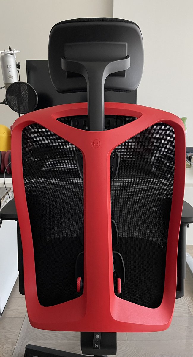ThreeTimesStan's tweet photo. it was obviously the chair that was holding me back; about to go pro https://t.co/UOf4KZEaBE